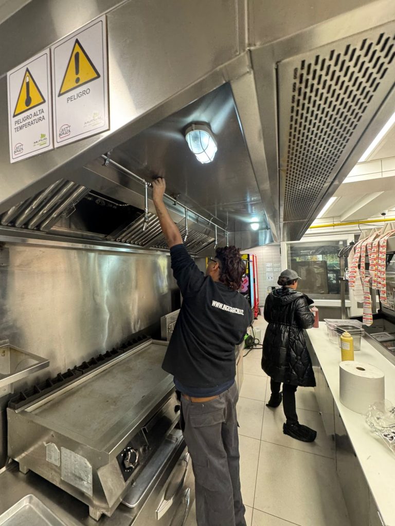 Mantención preventiva de climatización HVAC: qué incluye y cómo evitar el reemplazo prematuro de equipos